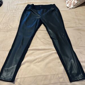 Kensie Black Leggings Faux leather in the front